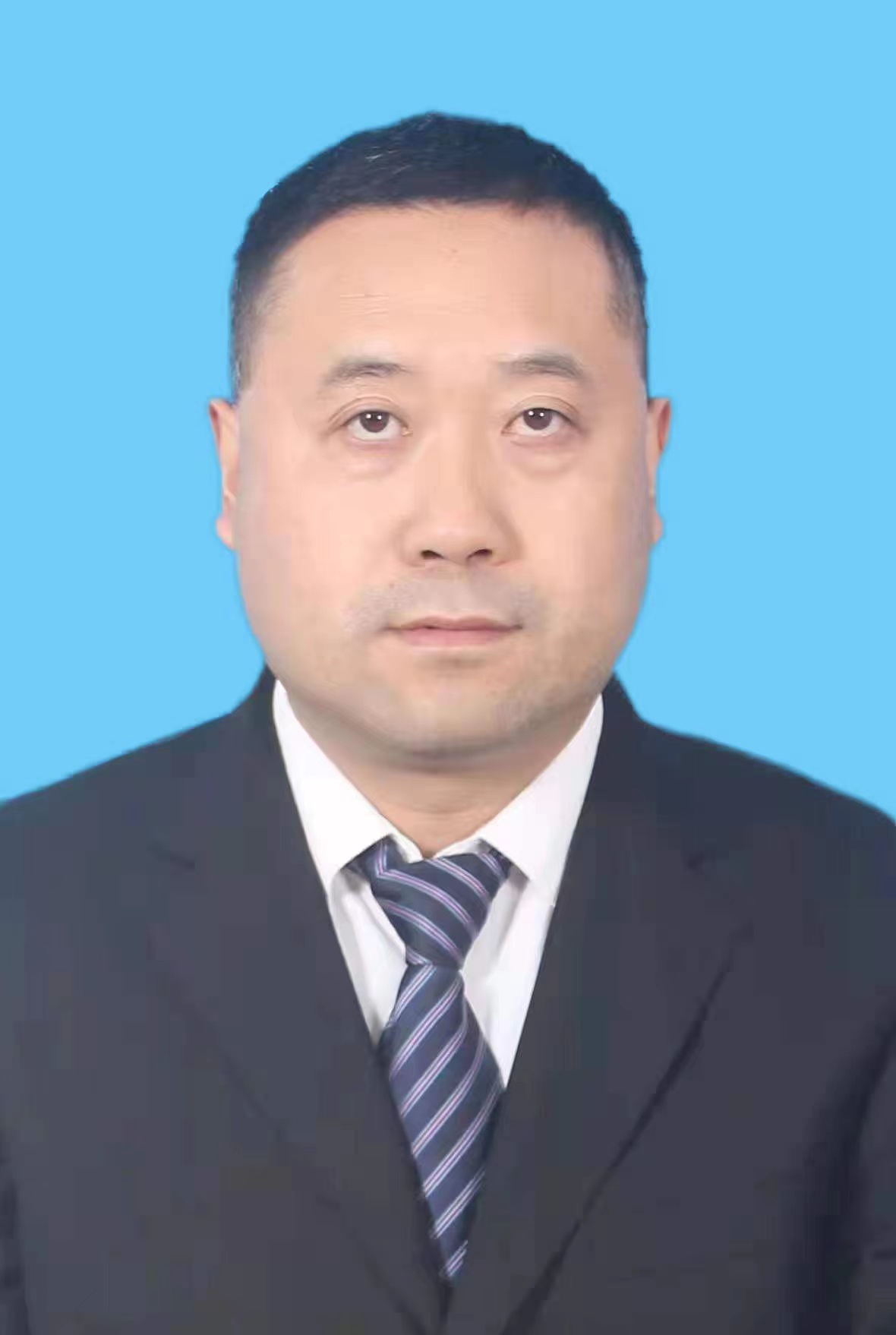 党组成员、副局长：张治国