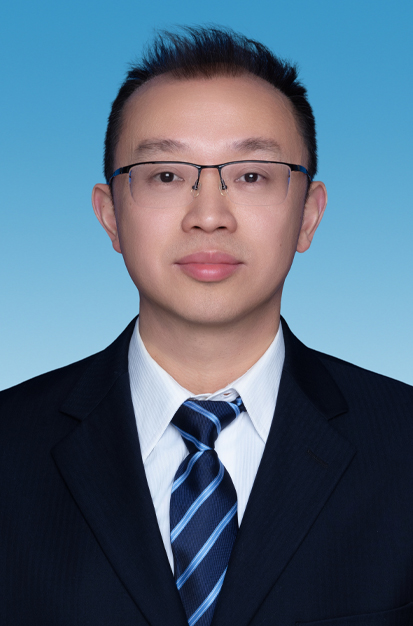 党组成员、机关党委书记：余礼军