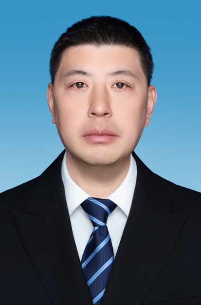 党组成员、副局长：左致远