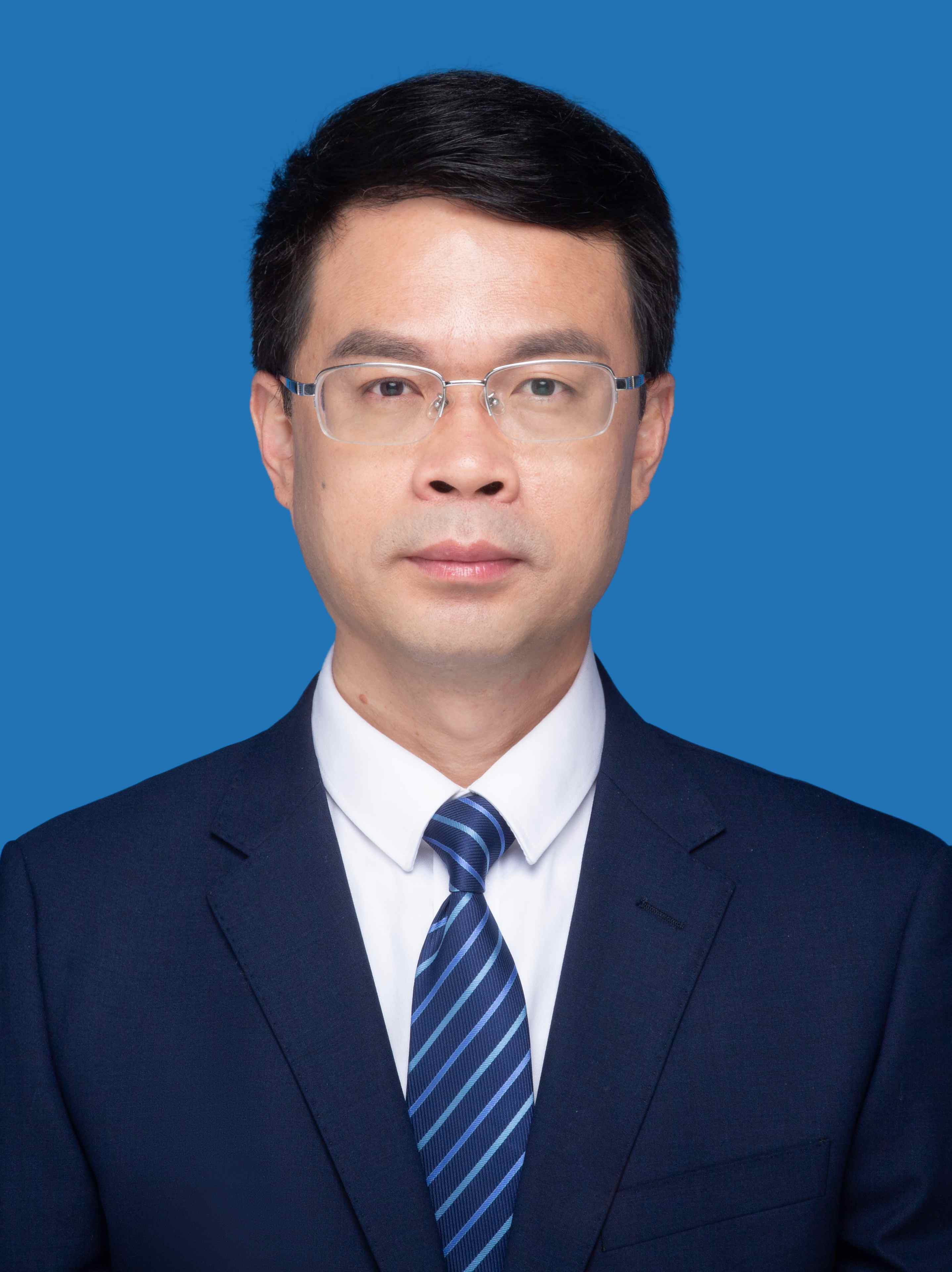 三级调研员：邹继发