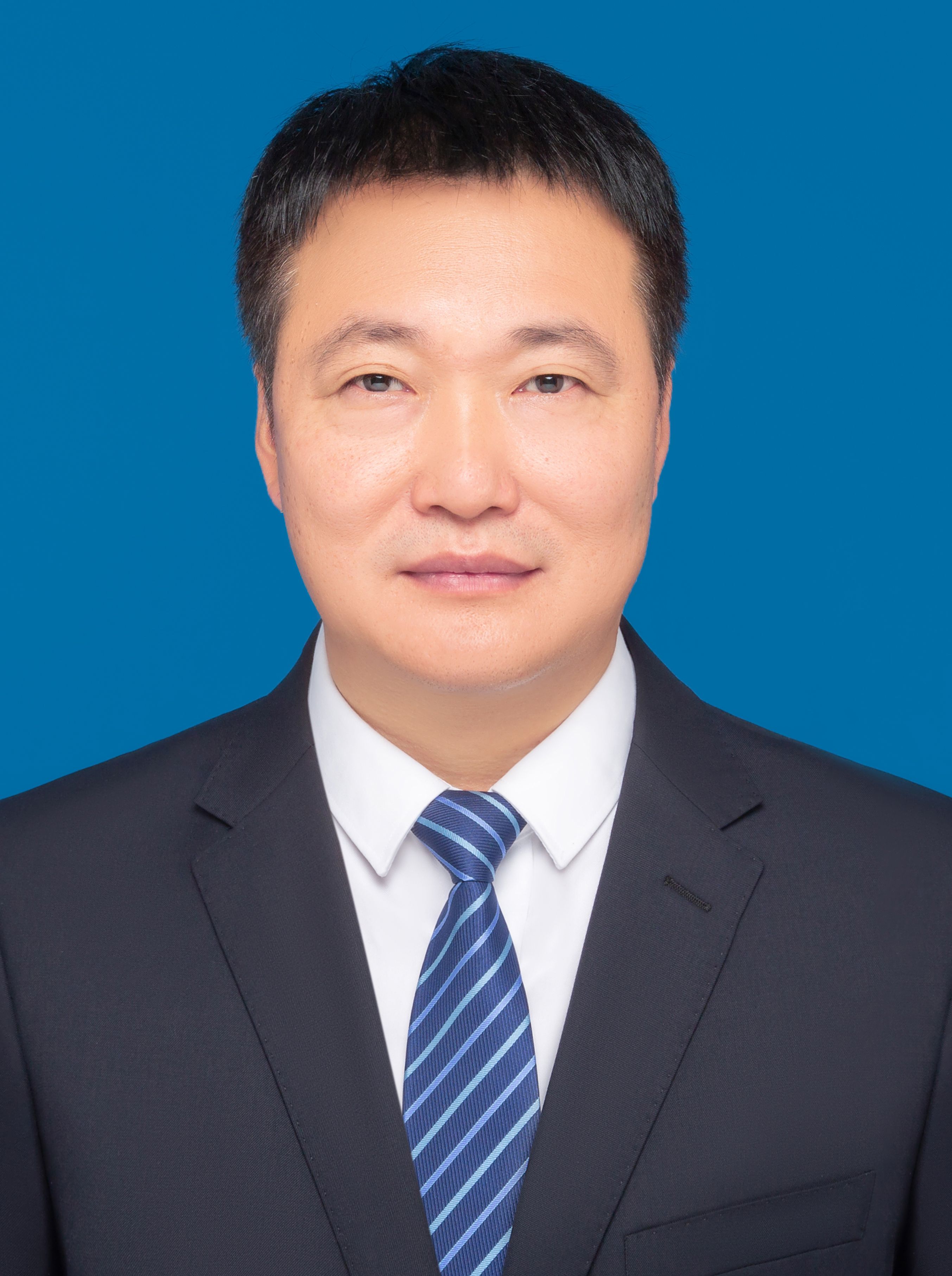 三级调研员：陈立国