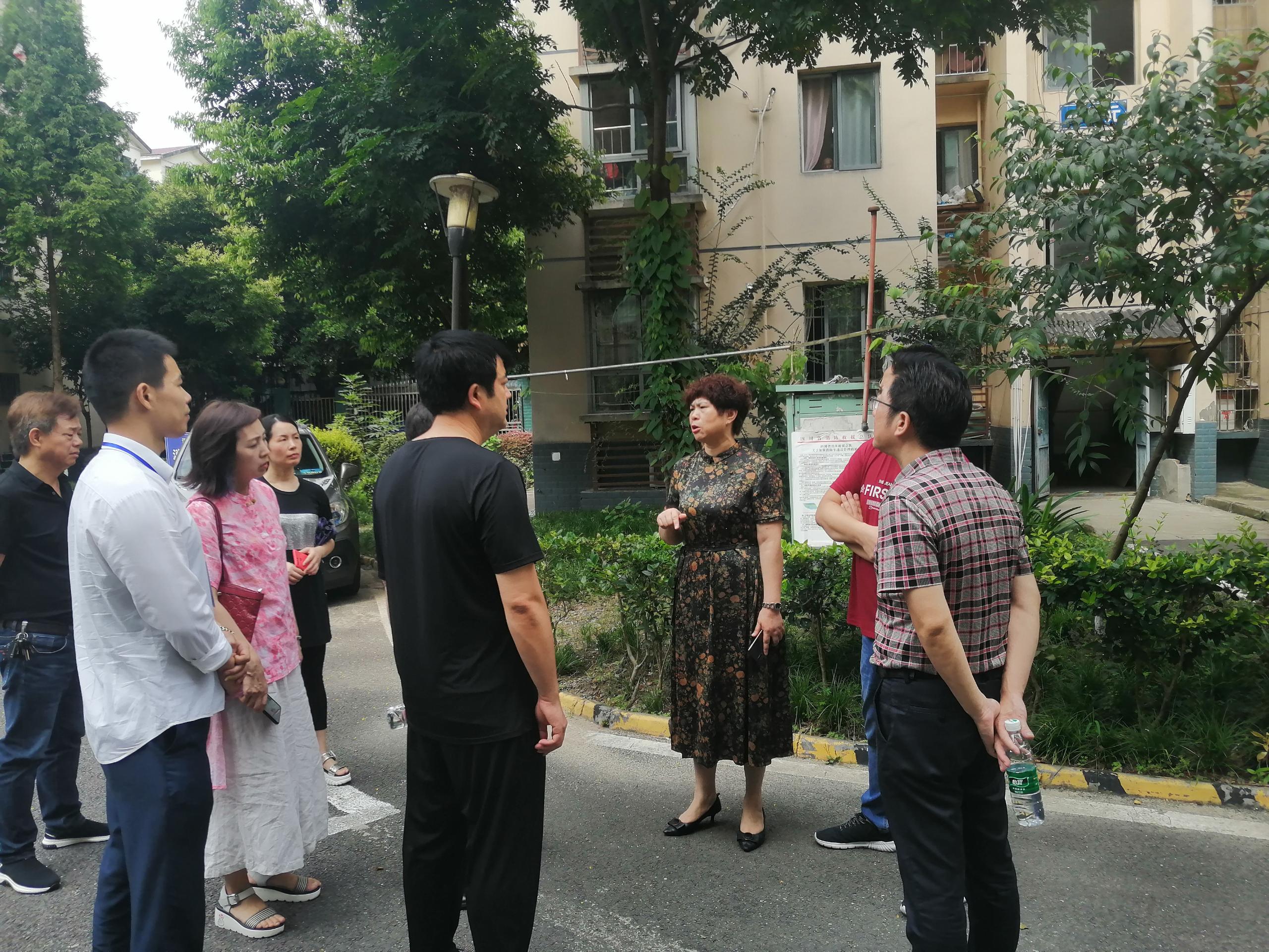 市房管局住保科工作人员介绍公租房小区运营相关情况